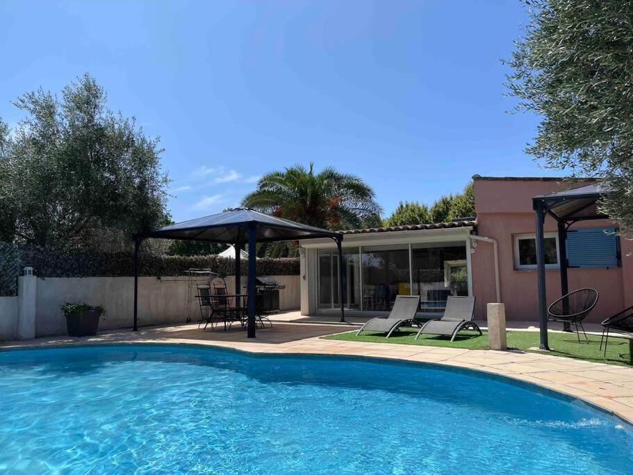 Climatisee Piscine 3 A 800m Vakantiehuis Antibes