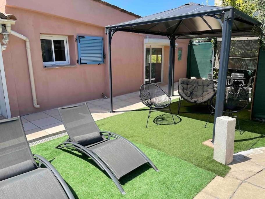 Climatisee Piscine 3 A 800m Antibes