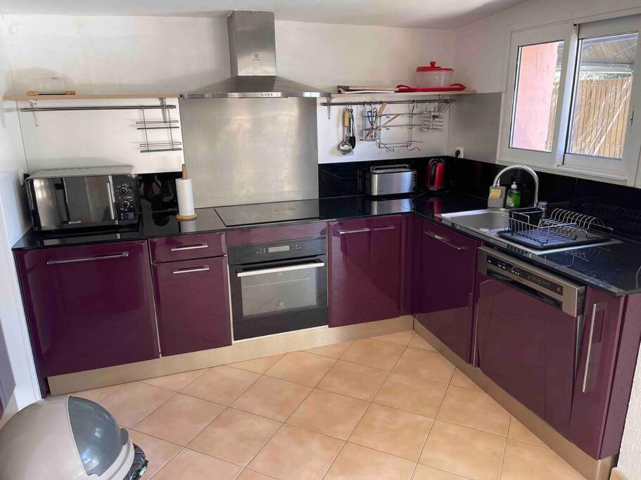 Vakantiehuis Climatisee Piscine 3 A 800m *